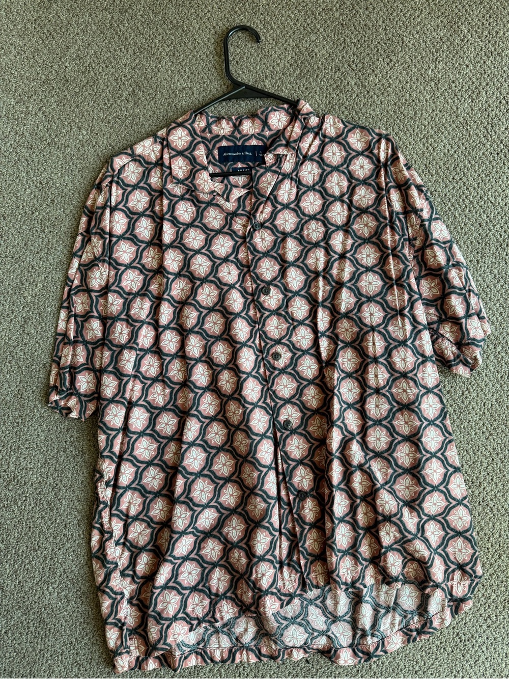 Abercrombie & Fitch Men's Pink and Blue Geometric Button-Up Shirt